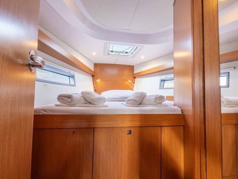 Kiato Zeilboot Cabine 3  7  slaapplaatsen 7  gasten 12.4 m Lijstnummer: #24781 3