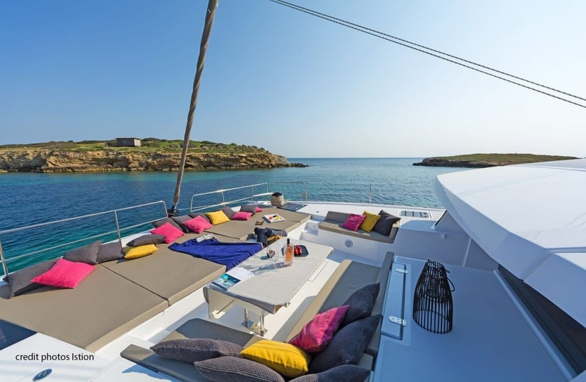 Ibiza Catamarán Cabina 5  11  literas 11  invitados 16.8 m Número de anuncio: #24794 4
