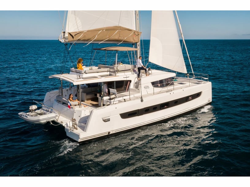 Sitges - Barcelone Catamaran Cabine 5  Couchettes 10  Invités 10  14.28 m Numéro de l'annonce: #24795
