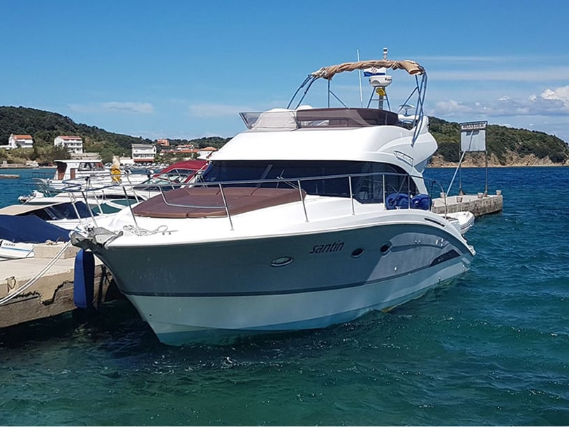 Punat Motorboat 2 cabin 6 berths 6 guests 13.5 m Listing Number: #24830