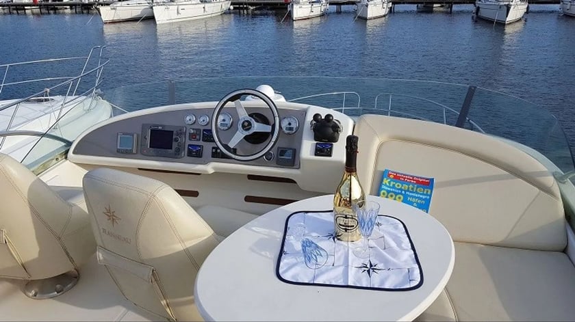 Punat Motorboat 2 cabin 4 berths 4 guests 11.6 m Listing Number: #24831 4