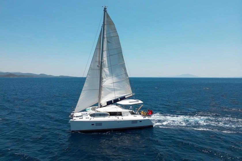 Bodrum Catamaran Cabine 4  10  slaapplaatsen 10  gasten 12.61 m Lijstnummer: #24833