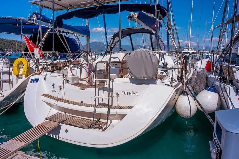 Fethiye Voilier Cabine 3  Couchettes 6  Invités 8  13.21 m Numéro de l'annonce: #24835 4