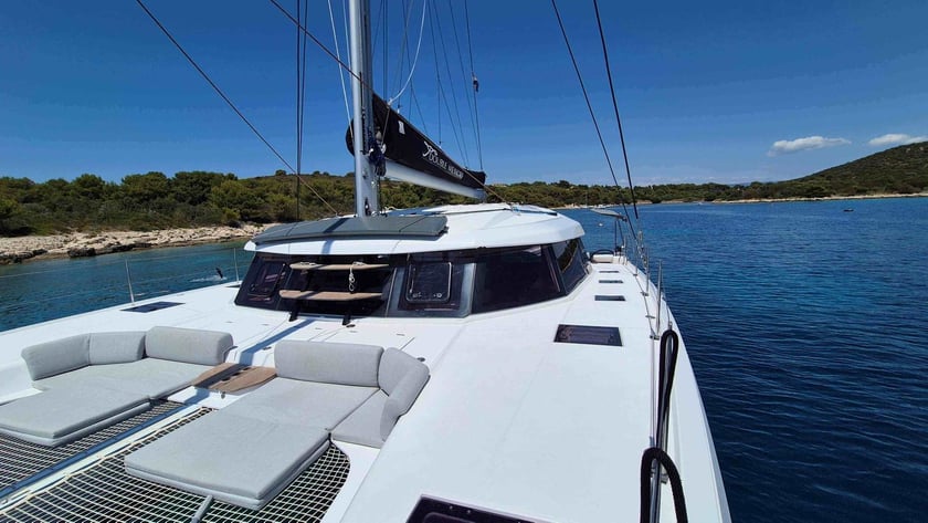 Primošten Catamaran 4 cabin 7 berths 7 guests 13.5 m Listing Number: #24843 5
