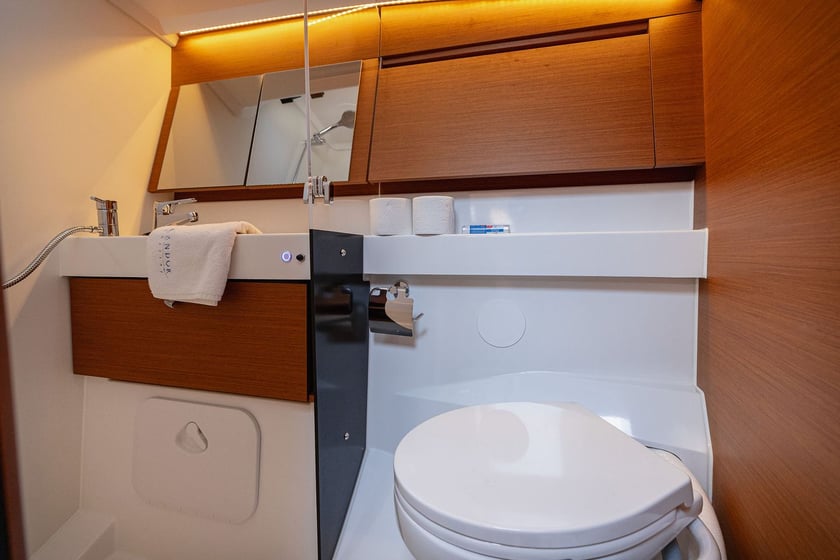 Kaštel Gomilica Sailboat 3 cabin 8 berths 8 guests 12.35 m Listing Number: #24854 4