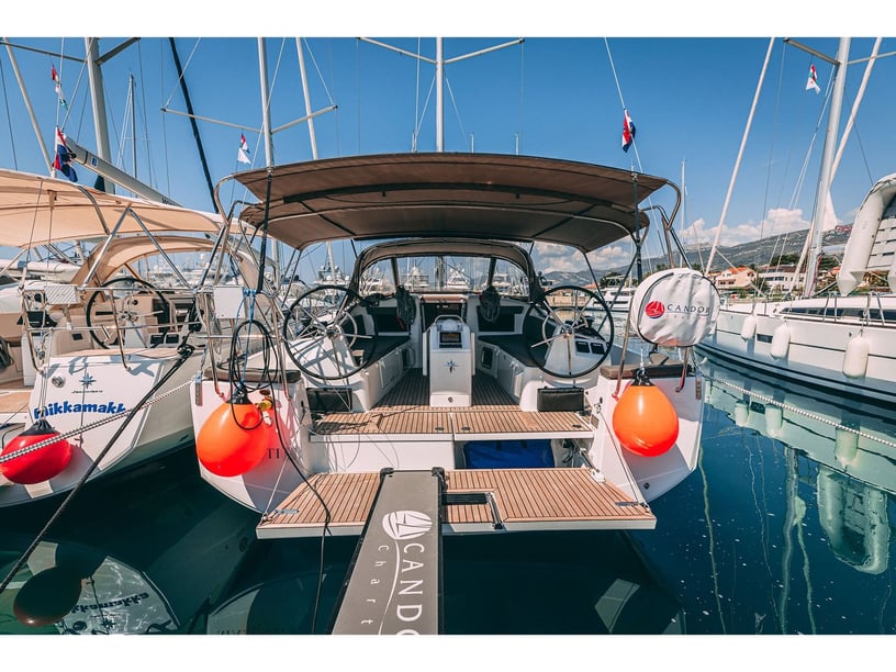 Kaštel Gomilica Sailboat 3 cabin 8 berths 8 guests 12.35 m Listing Number: #24854
