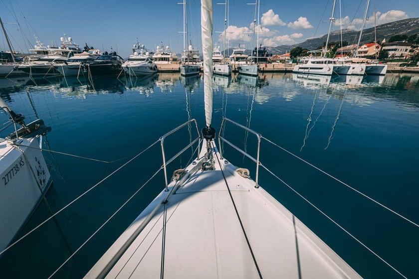 Kaštel Gomilica Sailboat 3 cabin 8 berths 8 guests 12.35 m Listing Number: #24854 3