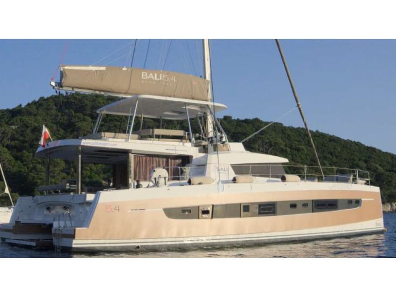 Olbia Katamaran 5 Kabine 12 Liegeplätze 12 Gäste 16.8 m Nummer des Inserats: #24874