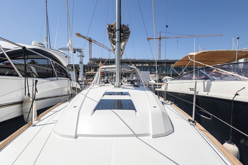 Palma de Mallorca Segelboot 2 Kabine 4 Liegeplätze 9 Gäste 10 m Nummer des Inserats: #24881 5