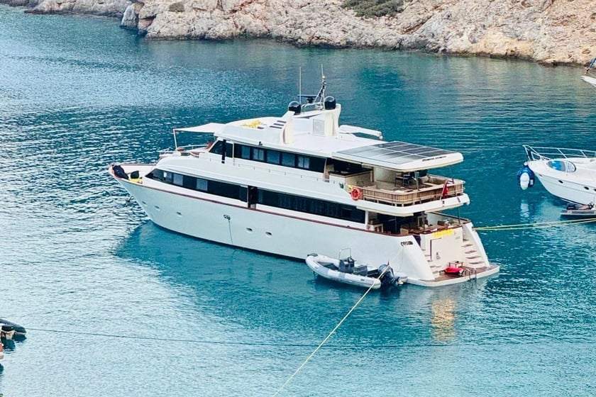Gocek Motor Yacht 5 cabin 10 berths 10 guests 32 m Listing Number: #24886 2