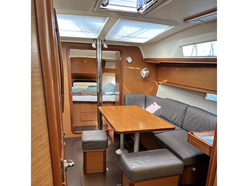 Biograd Yelkenli 3 kabin Konaklama 10 kişi Seyir 10 kişi 11.25 m İlan No: #24905 2