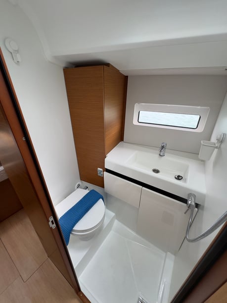 Rodi (IT) Sailboat 4 cabin 8 berths 12 guests 14.22 m Listing Number: #24917 3