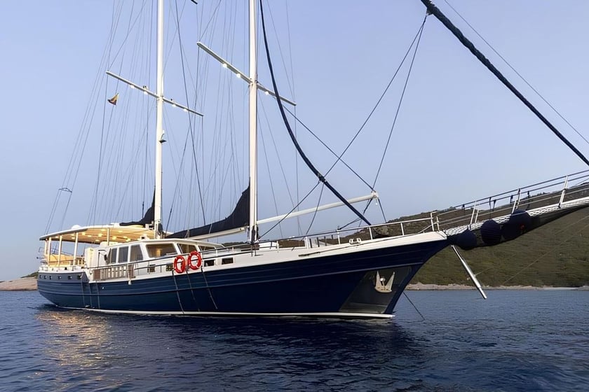 Marmaris Gulet 5 kabin Konaklama 12 kişi Seyir 12 kişi 27 m İlan No: #24954