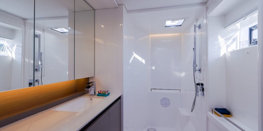 Road Town Catamaran 4 cabin 11 berths 12 guests 15.4 m Listing Number: #24966 4