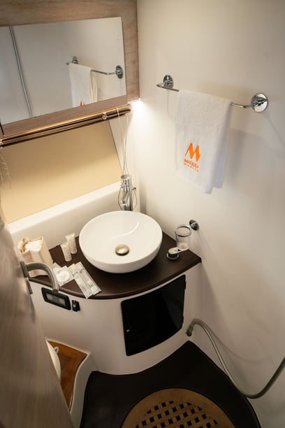 Salerne Yacht à moteur Cabine 3  Couchettes 6  Invités 10  15.6 m Numéro de l'annonce: #24996 4