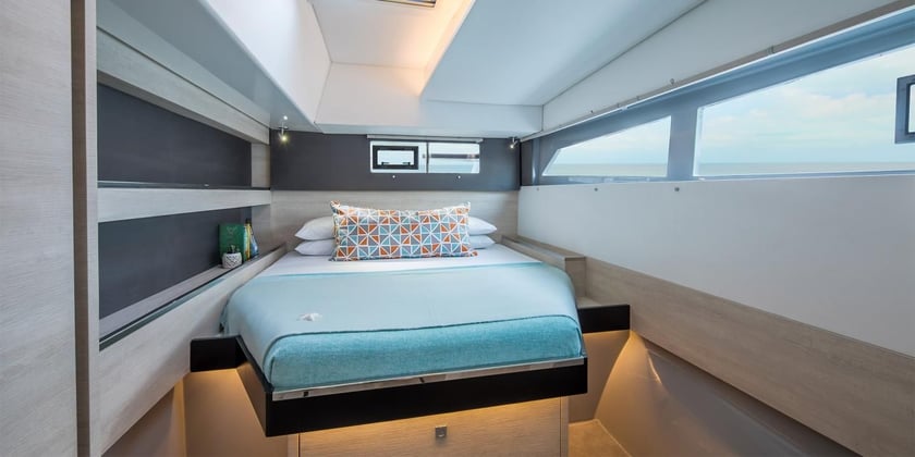 Road Town Catamarano cabina 5  cuccette 12  12  ospiti 15.4 m Numero dell'inserzione: #25025 3