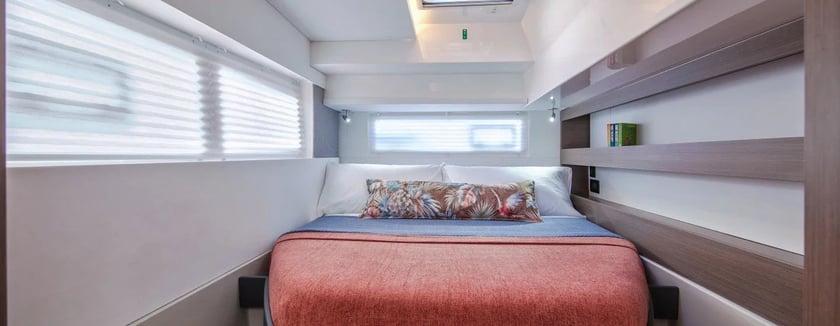 Road Town Catamarano cabina 3  cuccette 8  10  ospiti 12.67 m Numero dell'inserzione: #25034 3