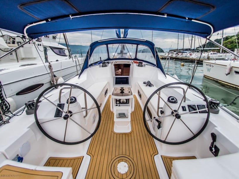 Paraty Segelboot 3 Kabine 6 Liegeplätze 6 Gäste 12.5 m Nummer des Inserats: #25048