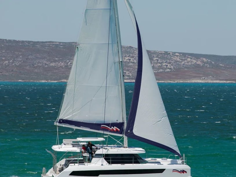 Road Town Catamaran Cabine 3  Couchettes 8  Invités 10  12.67 m Numéro de l'annonce: #25105 4