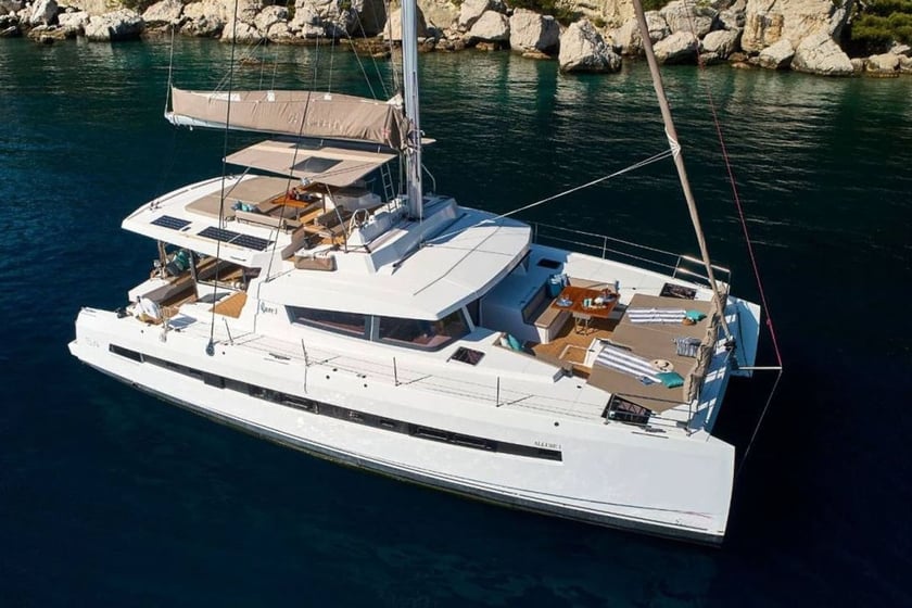 Fethiye Catamaran Cabine 6  Couchettes 10  Invités 10  16.8 m Numéro de l'annonce: #25150