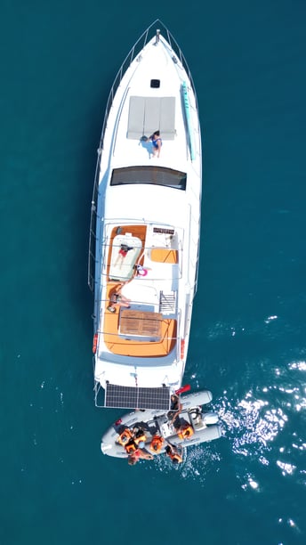 Antalya Motoryat 3 kabin Konaklama 6 kişi Seyir 22 kişi 15 m İlan No: #25155 5