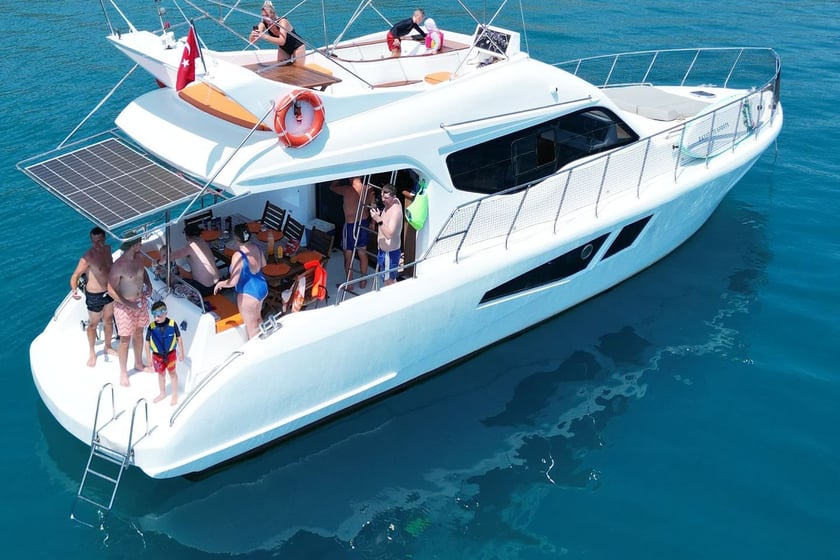 Antalya Motoryat 3 kabin Konaklama 6 kişi Seyir 22 kişi 15 m İlan No: #25155 4