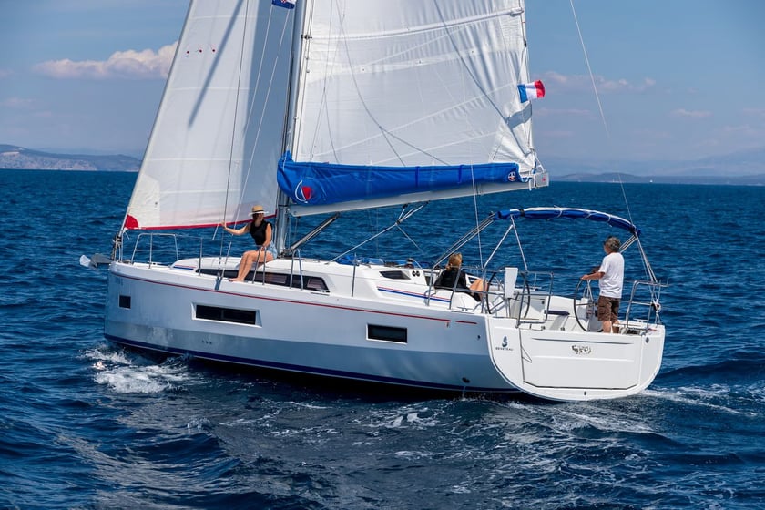 Road Town Zeilboot Cabine 3  6  slaapplaatsen 6  gasten 12.87 m Lijstnummer: #25176 4