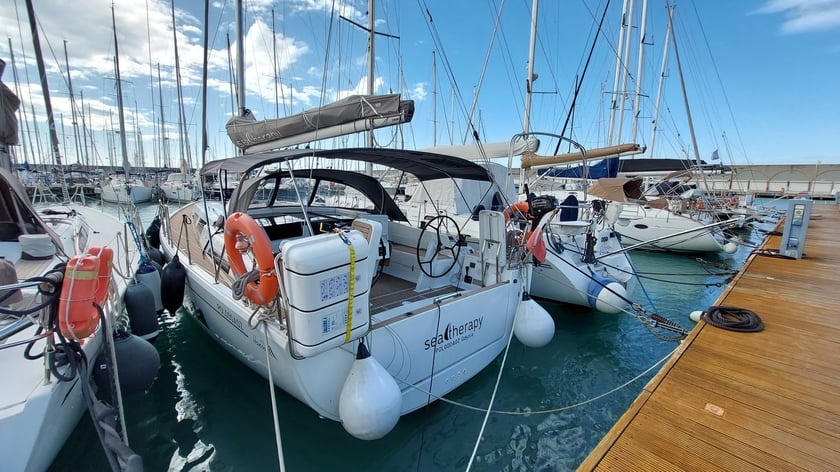 Castiglioncello Zeilboot Cabine 3  9  slaapplaatsen 9  gasten 12.4 m Lijstnummer: #25186 4