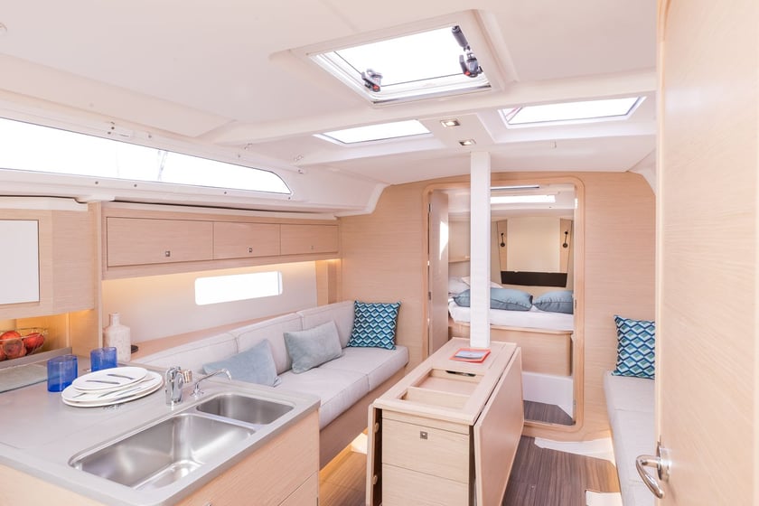 Marina Segelboot 3 Kabine 6 Liegeplätze 6 Gäste 10.77 m Nummer des Inserats: #25199 3