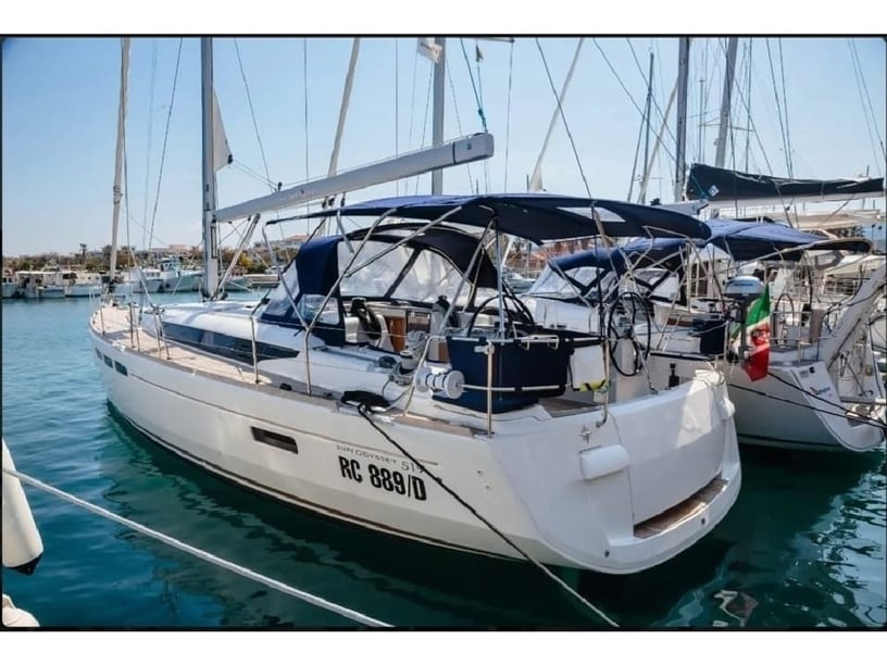 Tropea Segelboot 5 Kabine 12 Liegeplätze 12 Gäste 15.75 m Nummer des Inserats: #25203