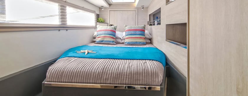 El Pireo Catamarán Cabina 4  10  literas 11  invitados 13.72 m Número de anuncio: #25216 5