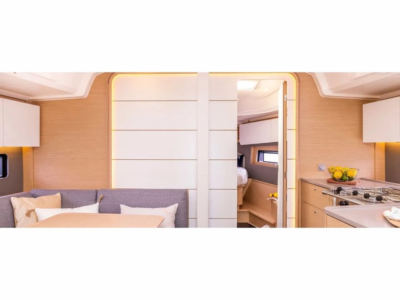 Road Town Zeilboot Cabine 3  6  slaapplaatsen 6  gasten 11.95 m Lijstnummer: #25230 2