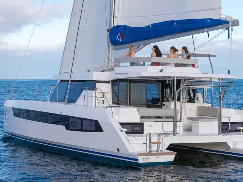 Road Town Catamaran Cabine 4  10  slaapplaatsen 10  gasten 12.8 m Lijstnummer: #25243