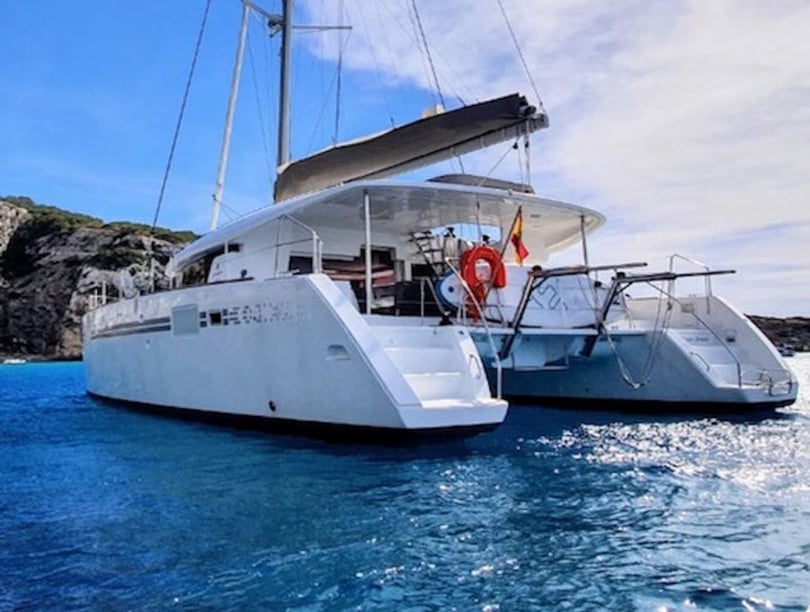 Vigo Catamaran Cabine 3  Couchettes 8  Invités 8  13.96 m Numéro de l'annonce: #25258 3
