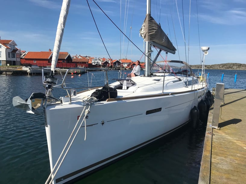 Göteborg Sailboat 4 cabin 9 berths 9 guests 13.76 m Listing Number: #2527