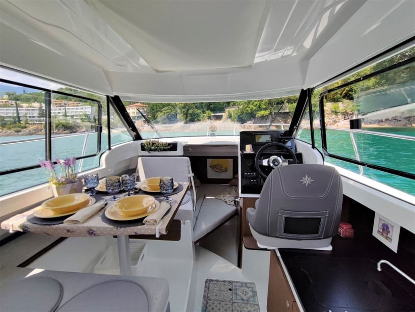 Ičići Motorboot Cabine 1  4  slaapplaatsen 4  gasten 7.45 m Lijstnummer: #25276 2