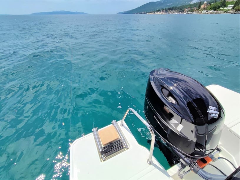 Ičići Motorboot Cabine 1  4  slaapplaatsen 4  gasten 7.45 m Lijstnummer: #25276 3