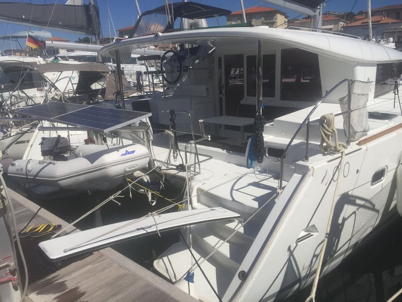 Piombino Catamaran 4 cabin 10 berths 10 guests 11.97 m Listing Number: #25281 4