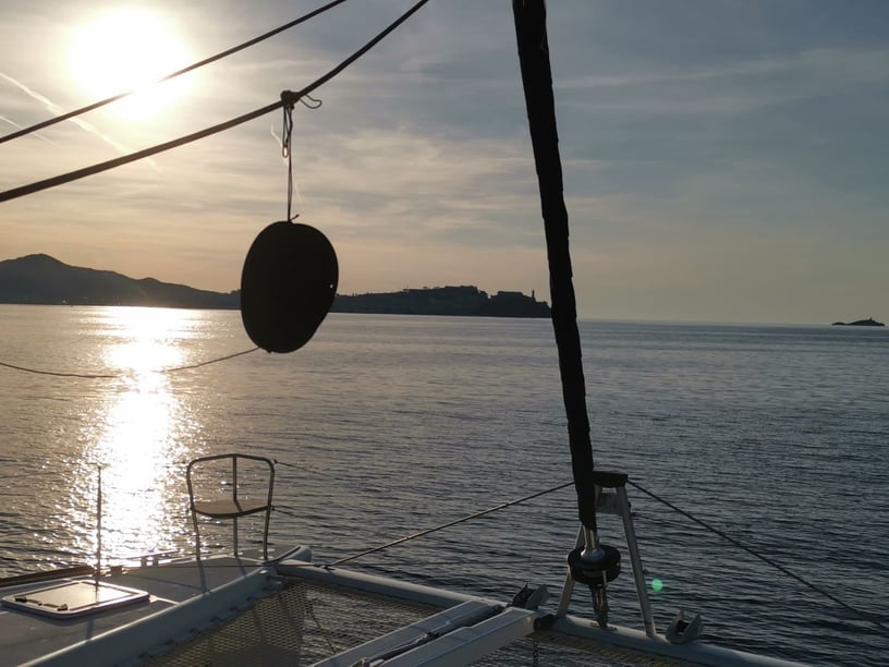 Piombino Katamaran 4 Kabine 10 Liegeplätze 10 Gäste 11.97 m Nummer des Inserats: #25281