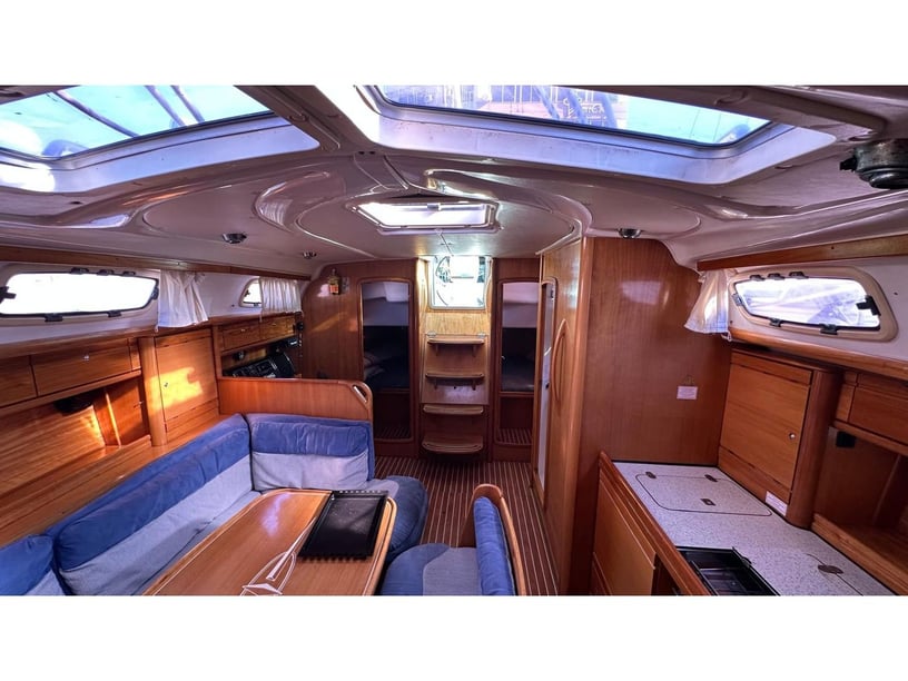 Volos Zeilboot Cabine 3  7  slaapplaatsen 7  gasten 11.99 m Lijstnummer: #25287 2