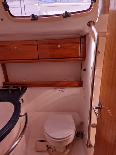 Volos Zeilboot Cabine 3  7  slaapplaatsen 7  gasten 11.99 m Lijstnummer: #25287 4