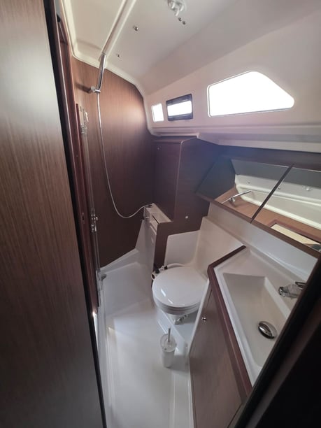 Paros Barca a vela cabina 4  cuccette 10  10  ospiti 12.43 m Numero dell'inserzione: #25297 4