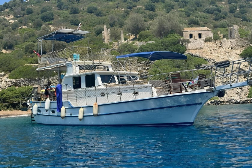 Marmaris Gulet 2 cabin 5 berths 8 guests 14 m Listing Number: #25307 2