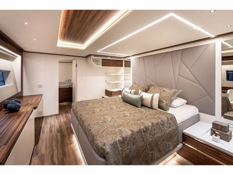 Imperia Catamaran Cabine 4  9  slaapplaatsen 12  gasten 24.3 m Lijstnummer: #25320 2