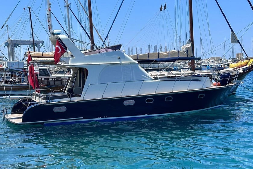 Yalikavak Yacht a motore   8  ospiti 13 m Numero dell'inserzione: #25322