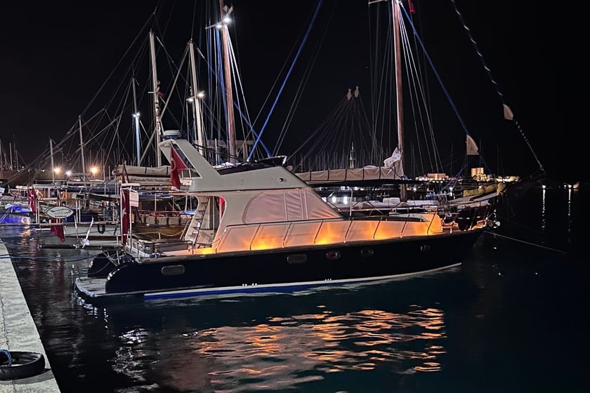 Yalikavak Yacht a motore   8  ospiti 13 m Numero dell'inserzione: #25322 3