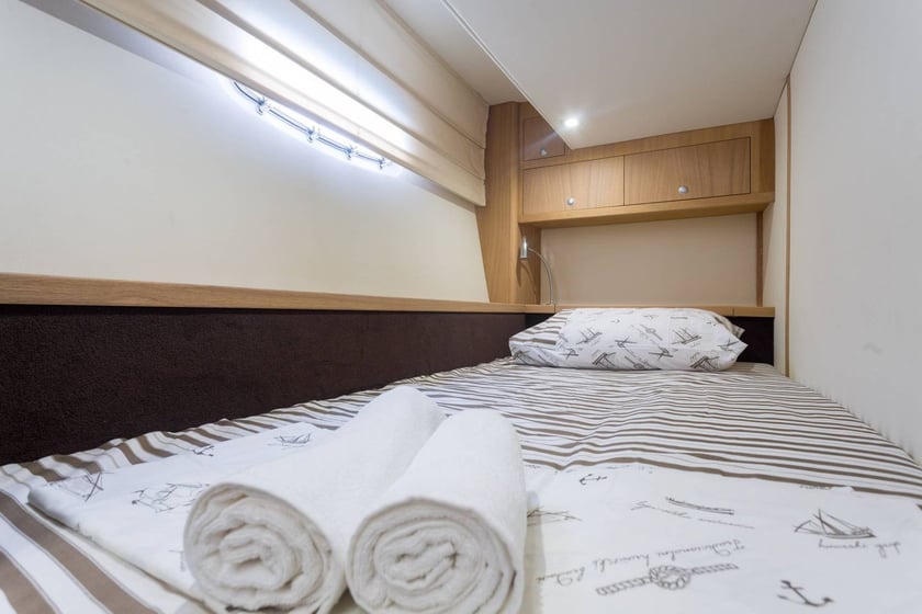 Split Motor Yacht 3 cabin 6 berths 14 guests 17.07 m Listing Number: #25324 3