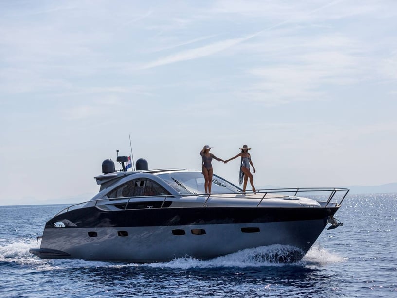 Split Motor Yacht 3 cabin 6 berths 14 guests 17.07 m Listing Number: #25324