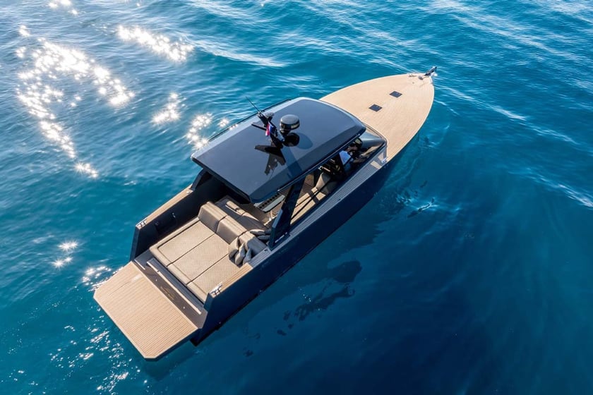 Split Motorboot 1 Kabine 2 Liegeplätze 12 Gäste 13.7 m Nummer des Inserats: #25329 5