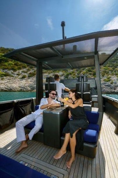 Split Motorboat 1 cabin 2 berths 12 guests 13.2 m Listing Number: #25333 3